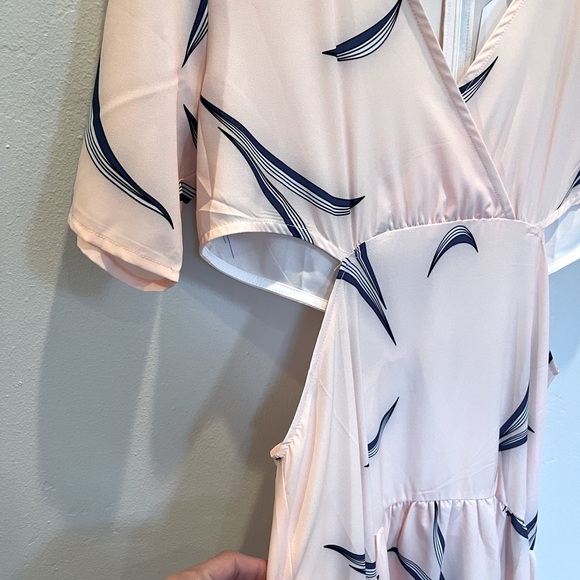 Full length dress with side cut outs! Perfect for spring/summer! - Picture 5 of 5